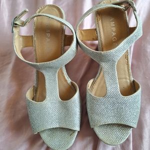 Rampage Size 7 Silver Summer Wedges